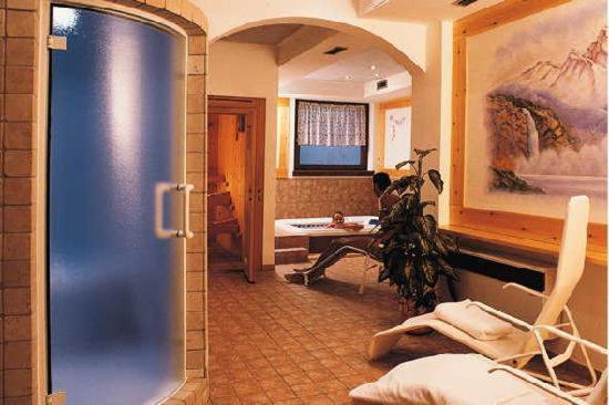 Hotel Quadrifoglio بينْسولُ المظهر الخارجي الصورة