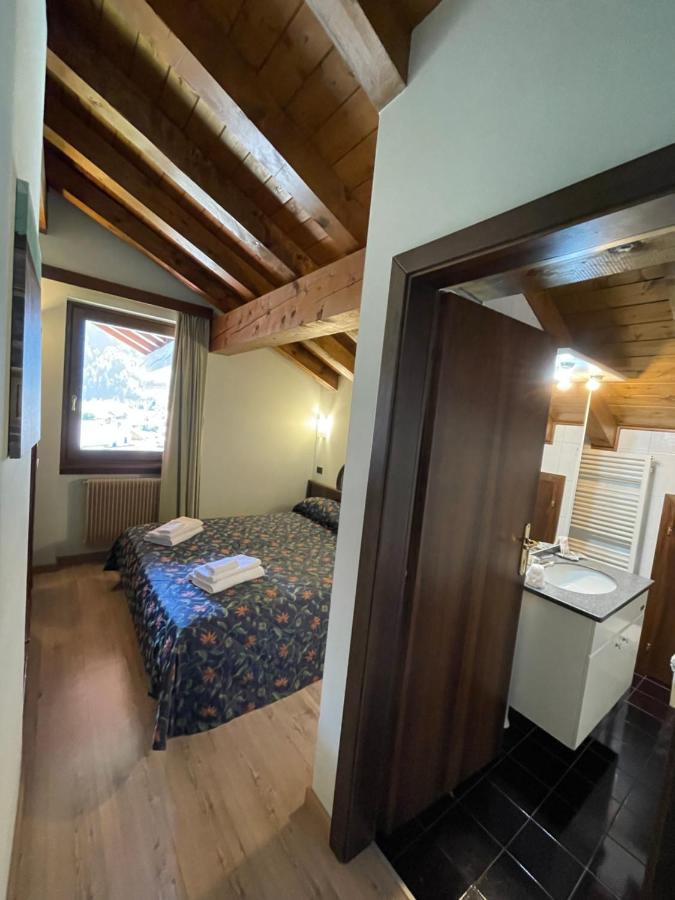 Hotel Quadrifoglio بينْسولُ المظهر الخارجي الصورة