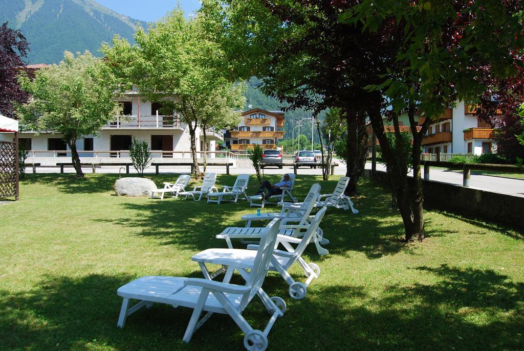 Hotel Quadrifoglio بينْسولُ المظهر الخارجي الصورة