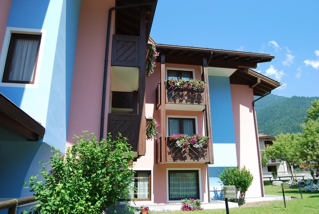 Hotel Quadrifoglio بينْسولُ المظهر الخارجي الصورة